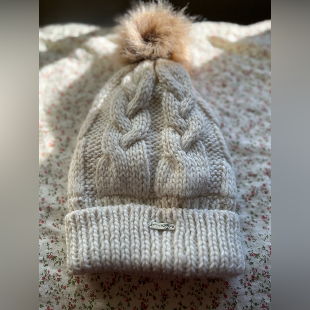 Steve Madden Ivory Knit Beanie with Faux Fur Pom-Pom - Picture 2 of 3